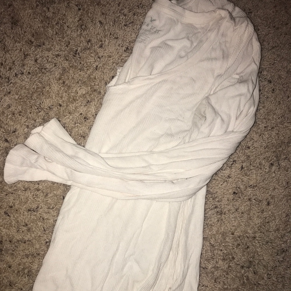 2 long sleeved shirts
